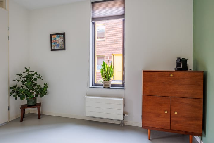 Photo 17 of John Lennonstraat 41