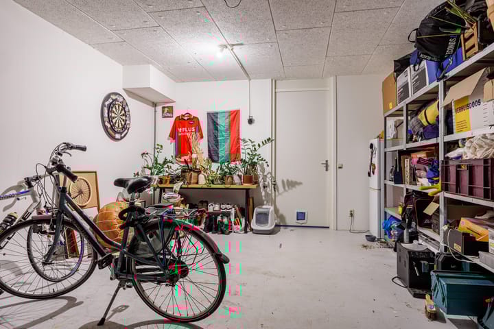 Photo 21 of John Lennonstraat 41