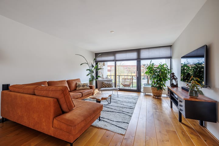 Photo 28 of John Lennonstraat 41