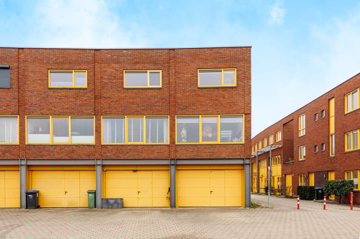 Photo 52 of John Lennonstraat 41