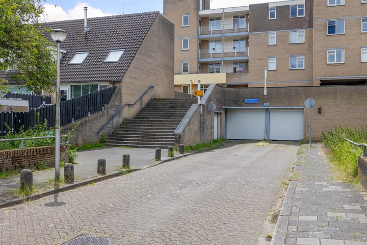 Foto 41 van Henry Moorepassage 252