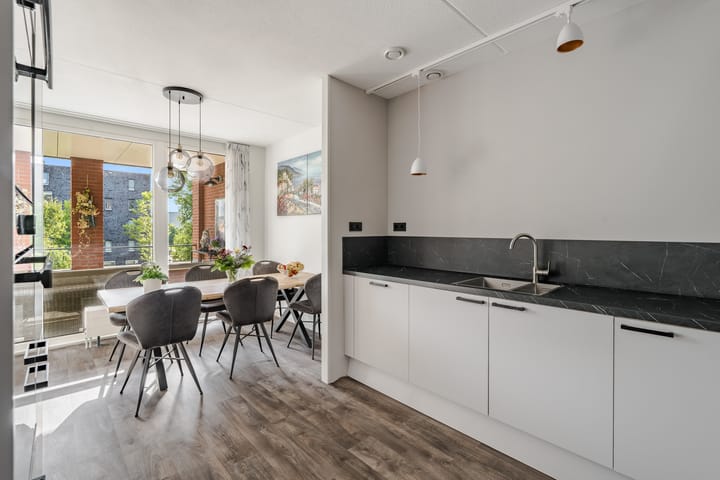 Foto 9 van Nederlandstraat 17