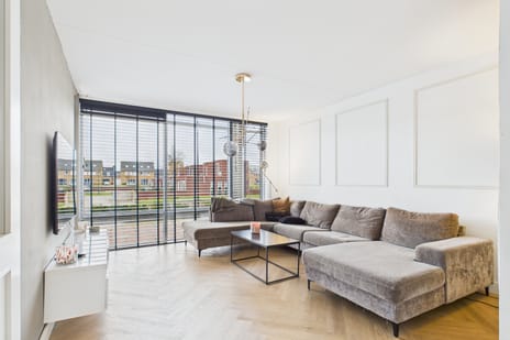 Koninginnepage 26 secondary image