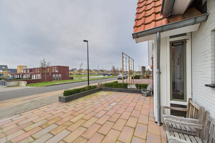 Foto 6 van Koninginnepage 26