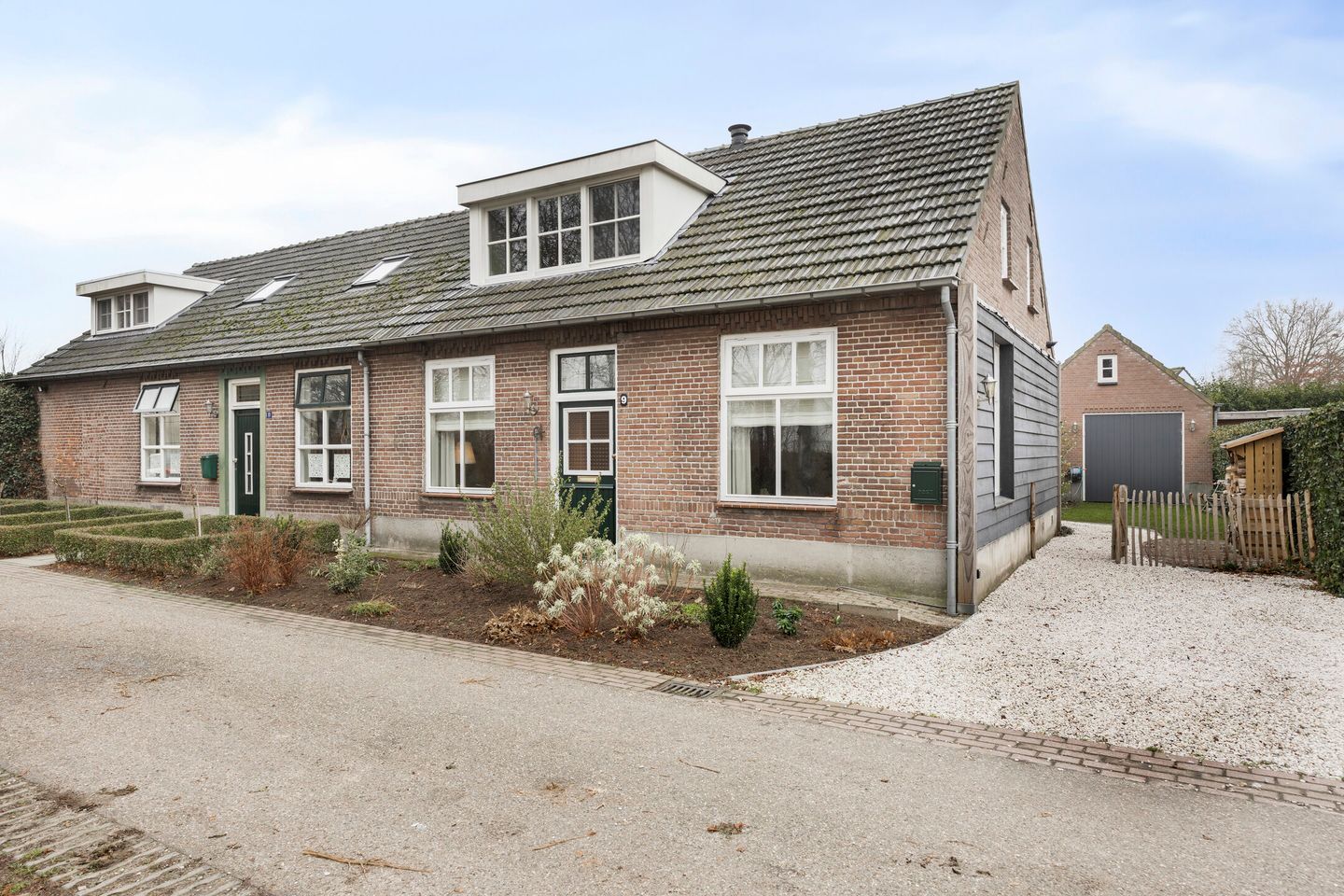 Photo 1 of Overschot 9