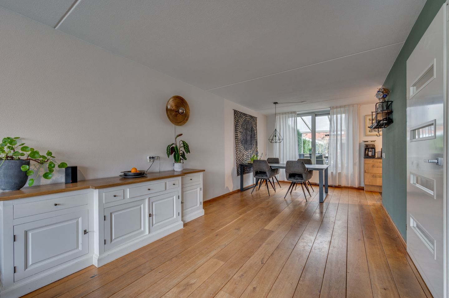 Photo 10 of Zwanenstraat 47