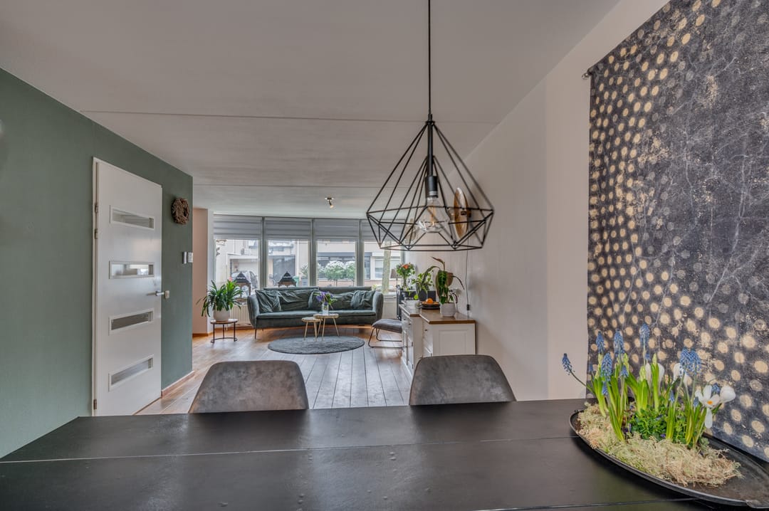 Photo 11 of Zwanenstraat 47