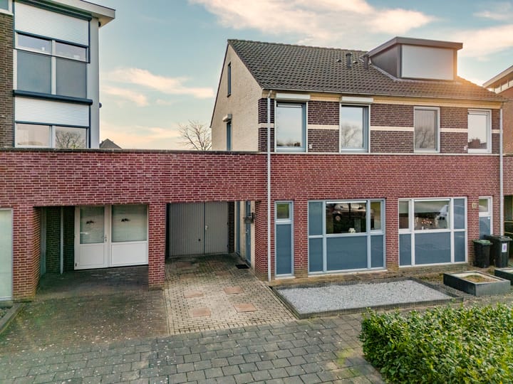 Photo 2 of Ericaplein 9