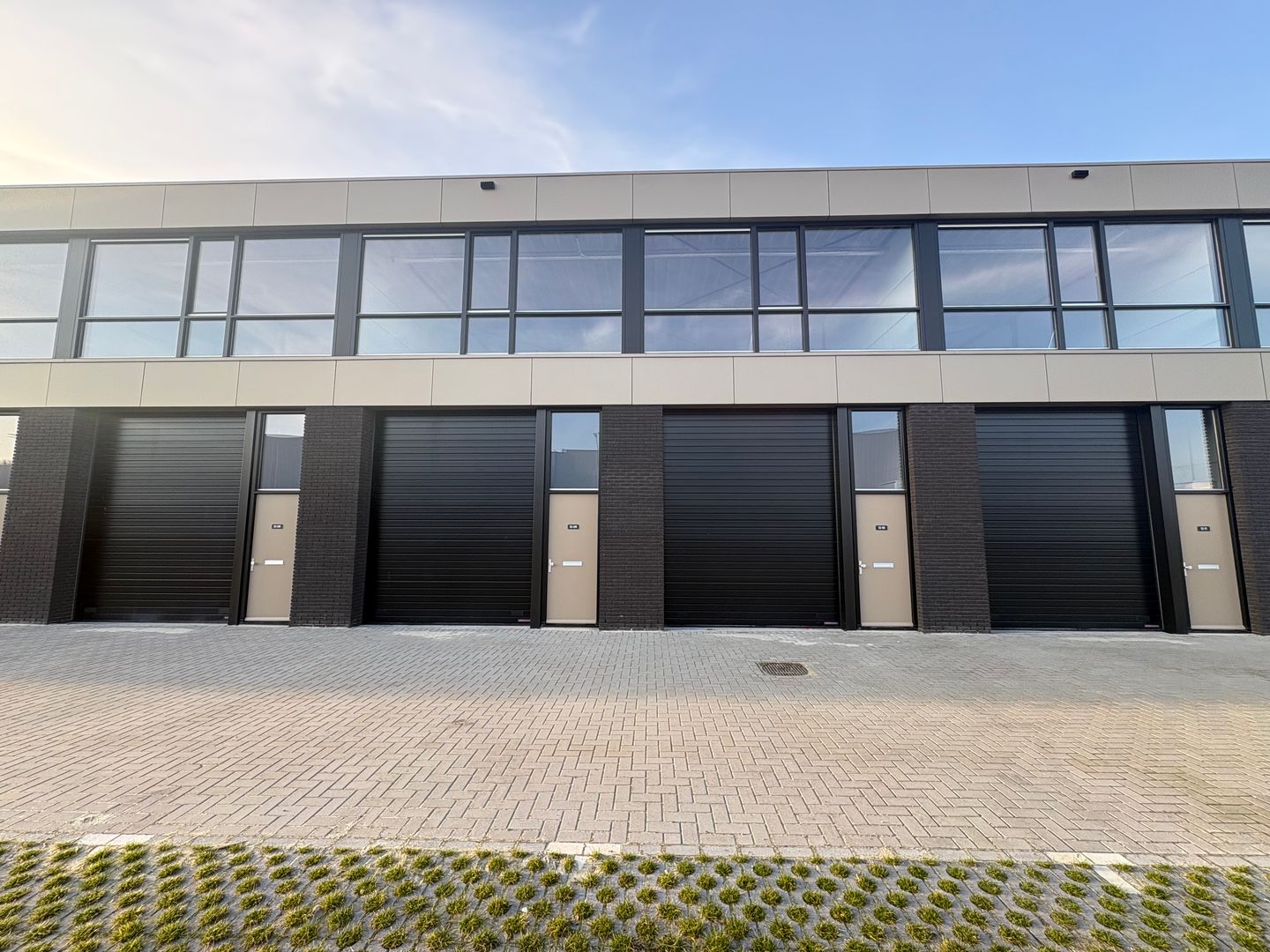 Bekijk foto 1 van Adriaan Mulderweg 12-09