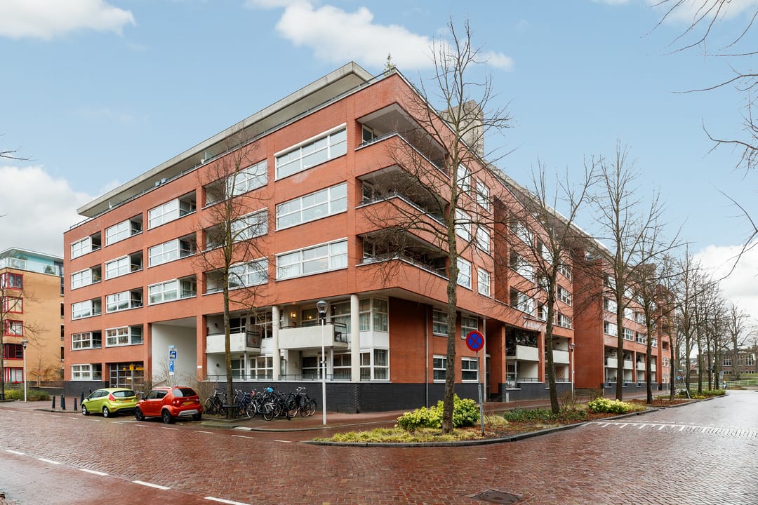 Foto 1 van Henriëtte Roland Holststraat 11