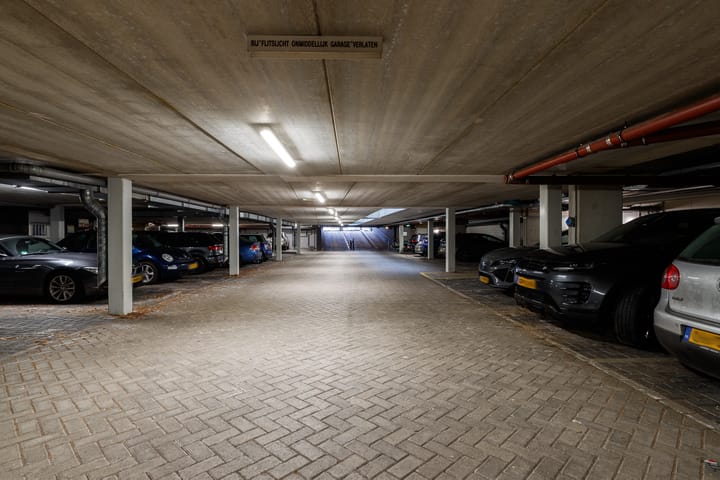 Photo 20 of Henriëtte Roland Holststraat 11