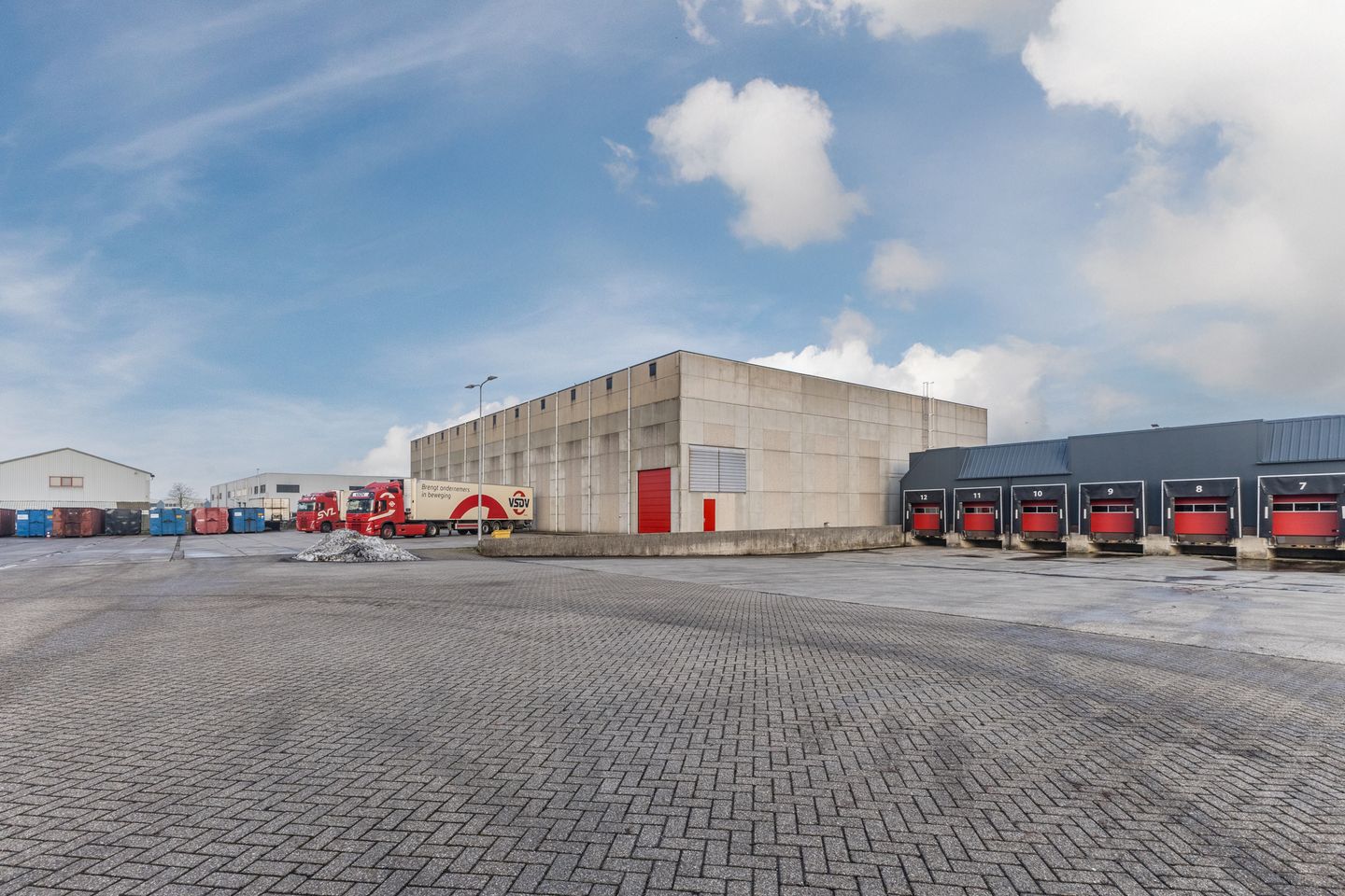 View photo 1 of Dorpsstraat 30