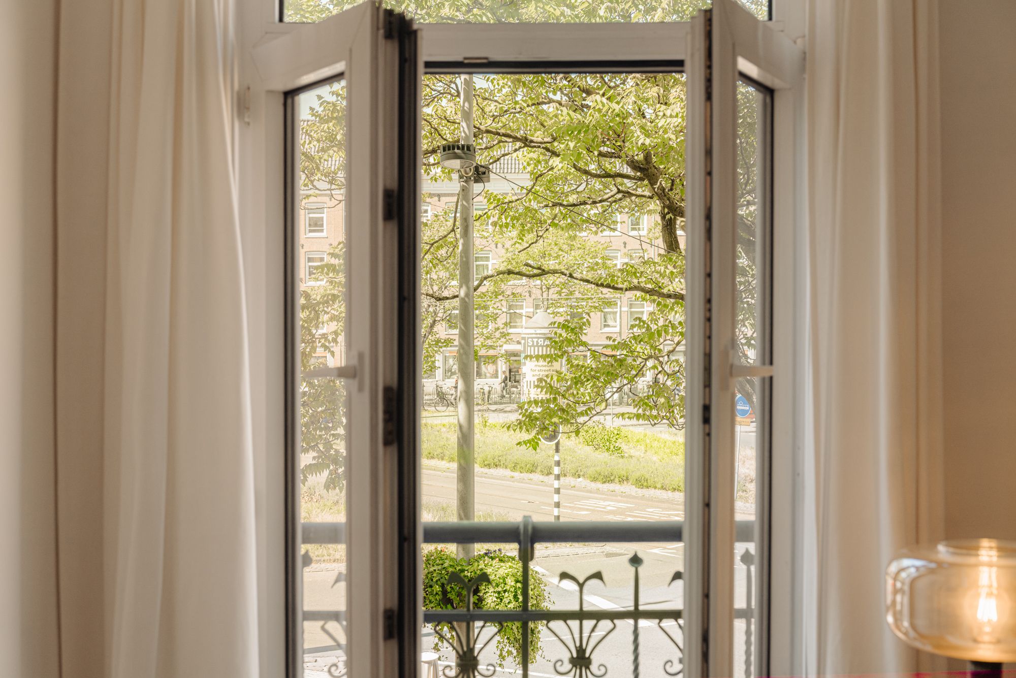 Foto 9 van Hugo de Grootplein 10-1