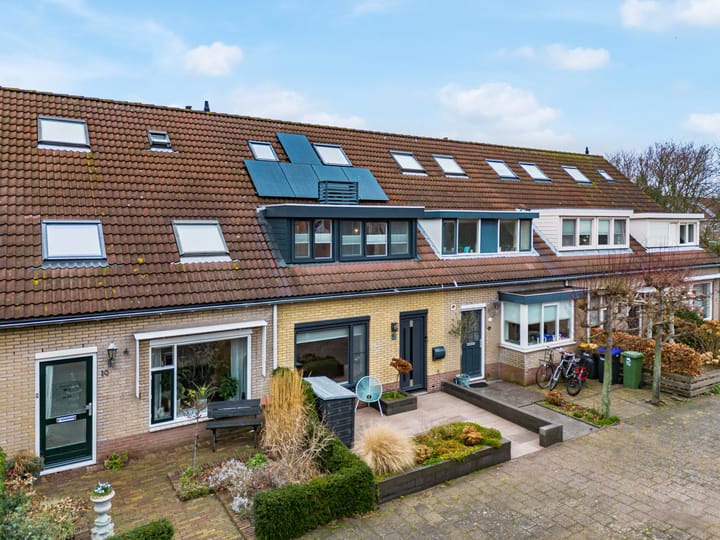 Photo 2 of Vogelkers 8