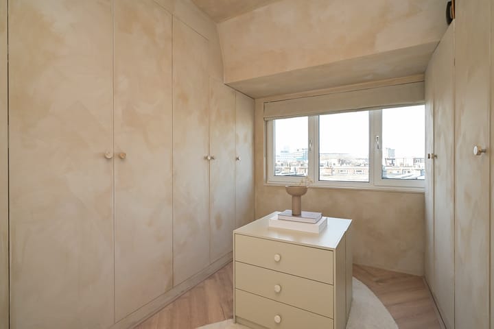 Photo 36 of Stuyvesantstraat 157