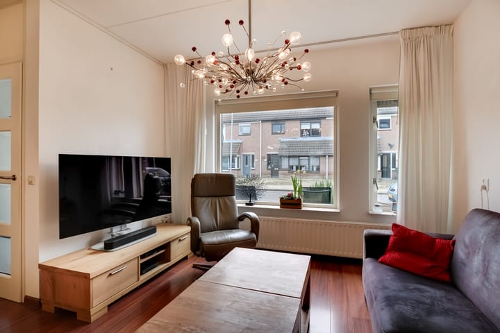 Photo 5 of Butterwoud 105