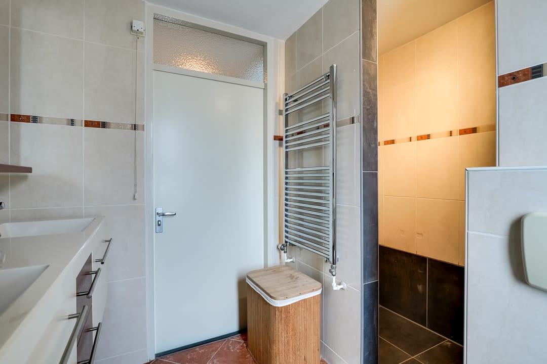 Photo 32 of Butterwoud 105