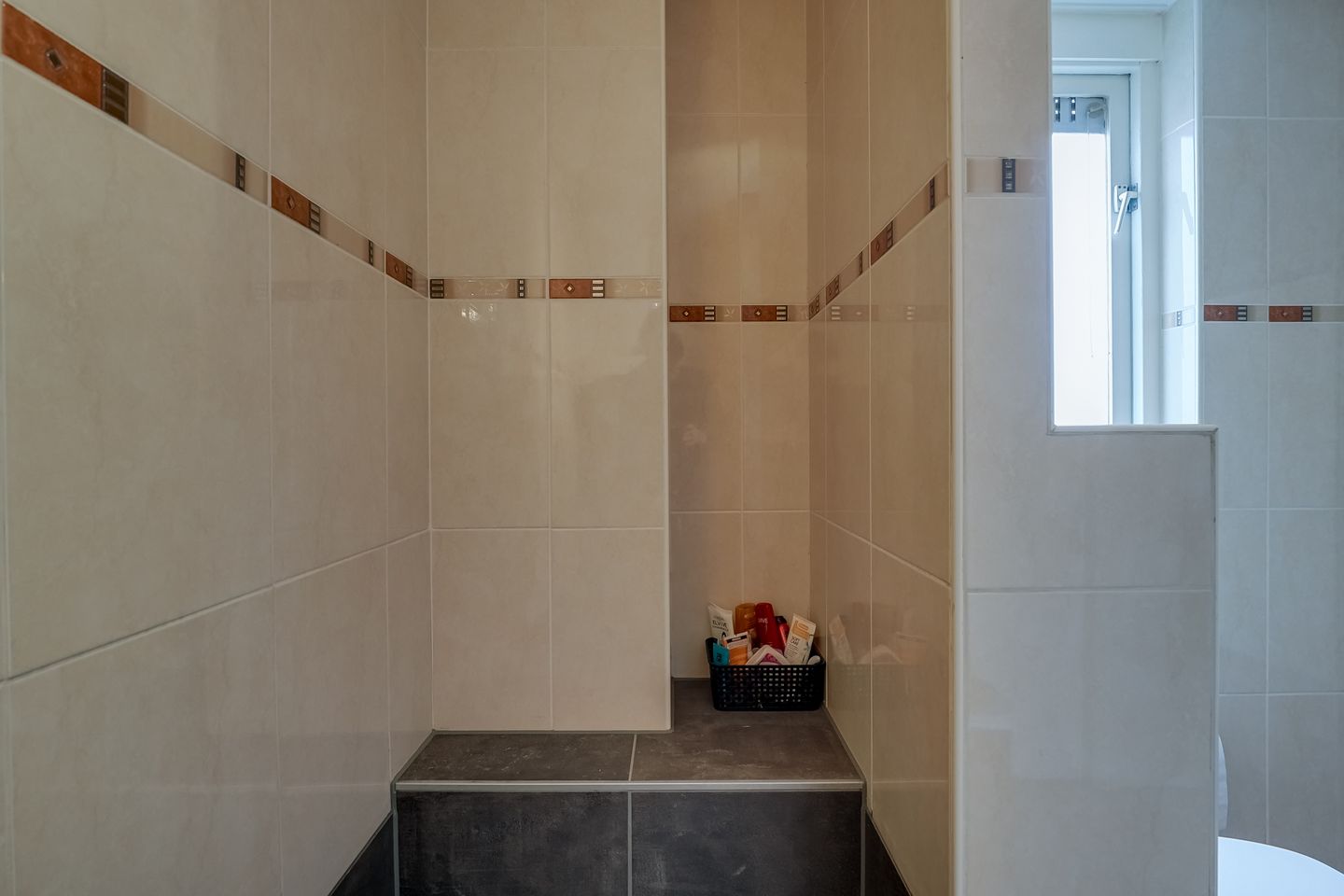 Photo 35 of Butterwoud 105