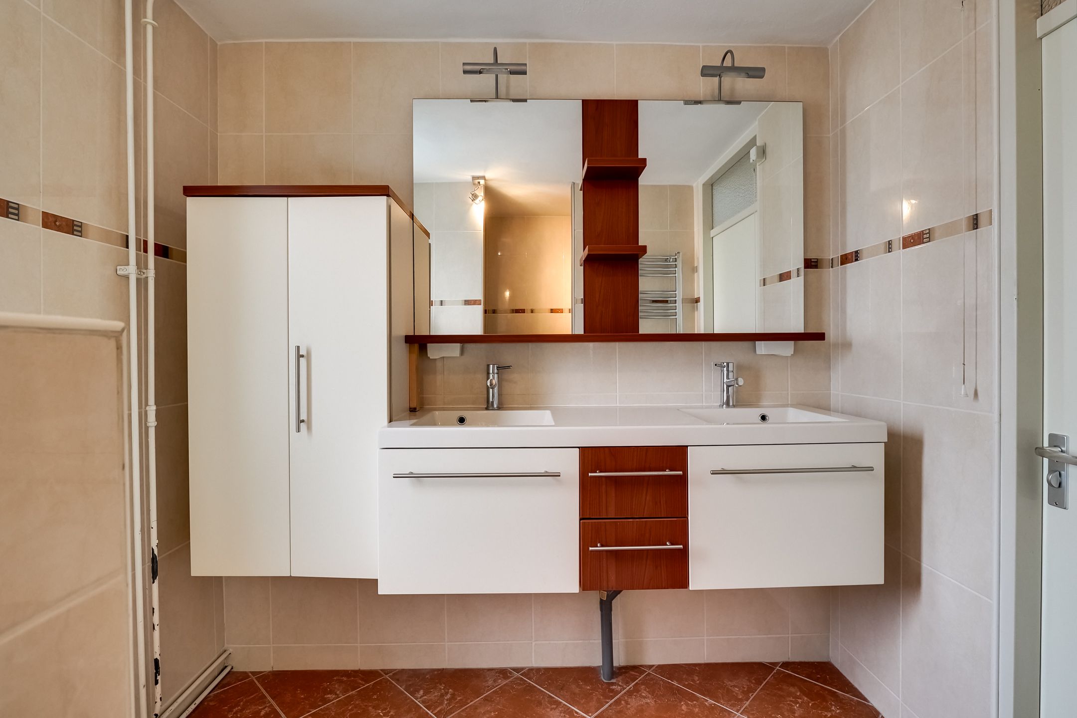 Photo 36 of Butterwoud 105