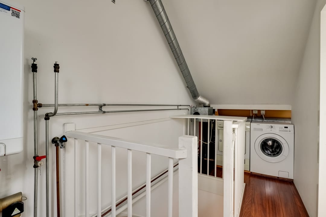 Photo 38 of Butterwoud 105