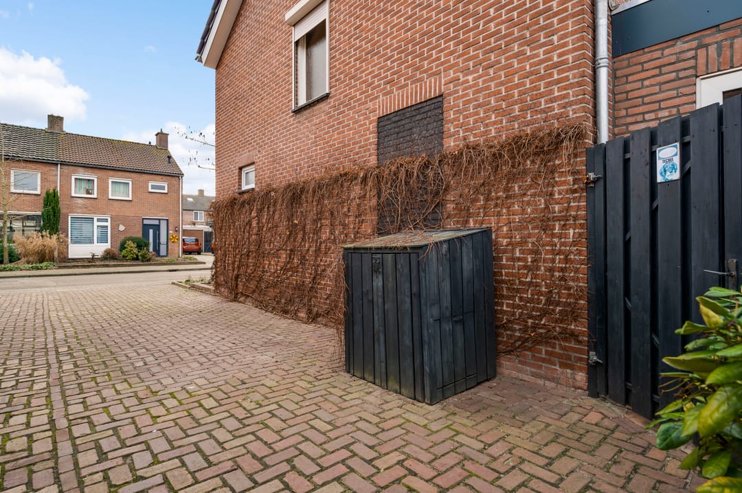 Photo 11 of Van Reiffenburgstraat 3