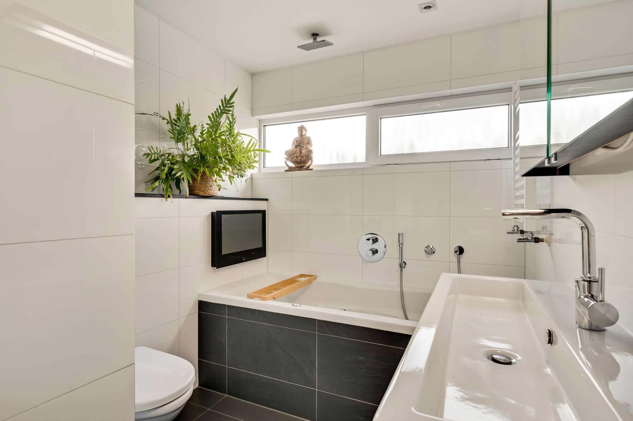 Photo 30 of Van Reiffenburgstraat 3