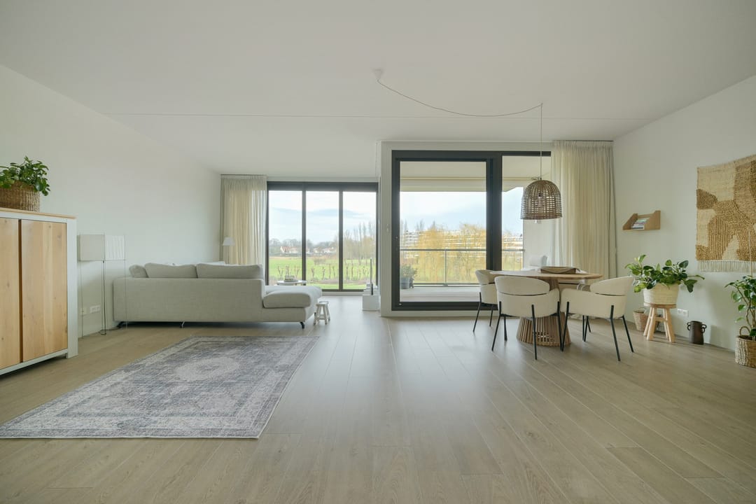 Photo 2 of Valkenlaar 42