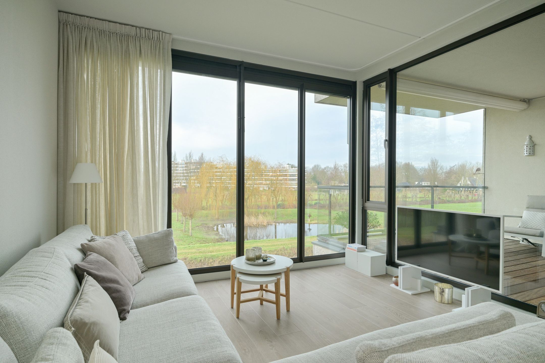 Photo 15 of Valkenlaar 42
