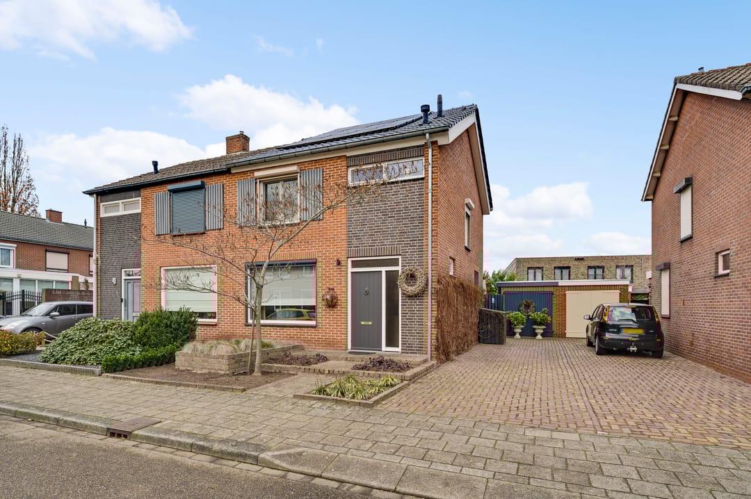 Photo 1 of Van Reiffenburgstraat 3