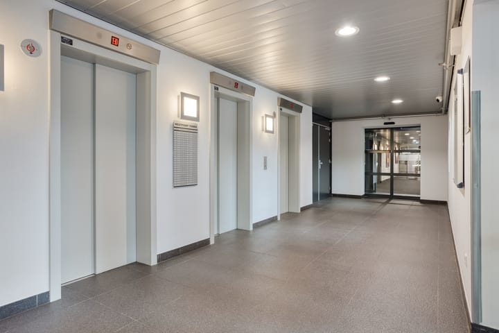 Photo 33 of Westpoint 70