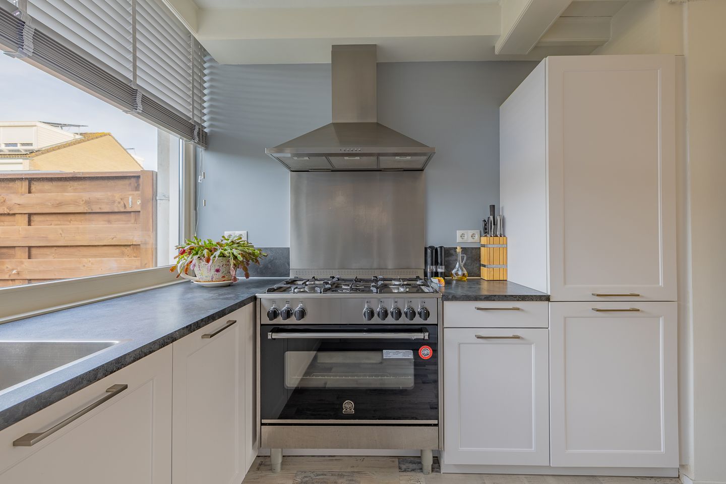 Photo 19 of Zaanstraat 40