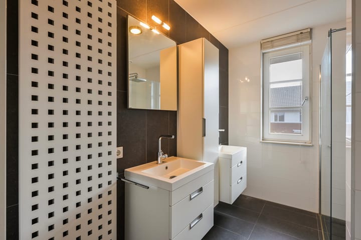 Photo 28 of Rhemenshuizenstraat 7