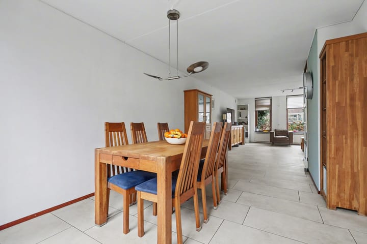 Foto 13 van Van de Veldestraat 5