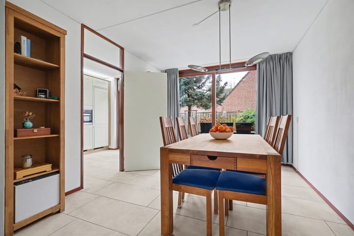 Foto 14 van Van de Veldestraat 5