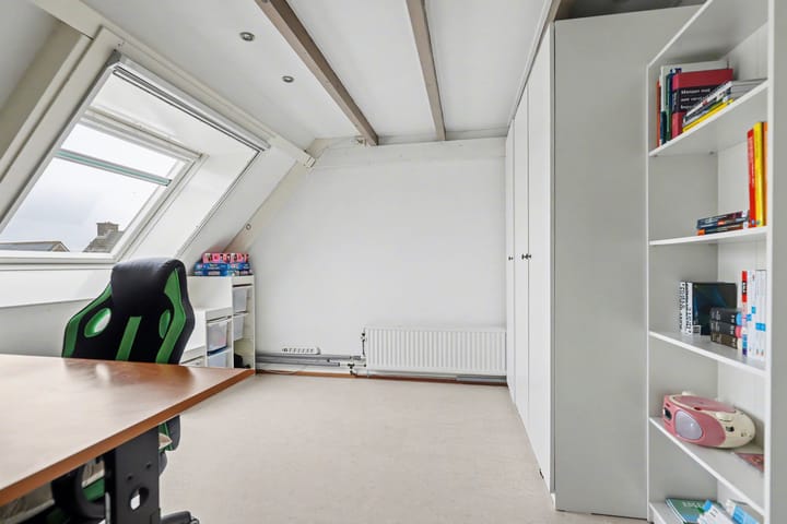 Foto 27 van Van de Veldestraat 5