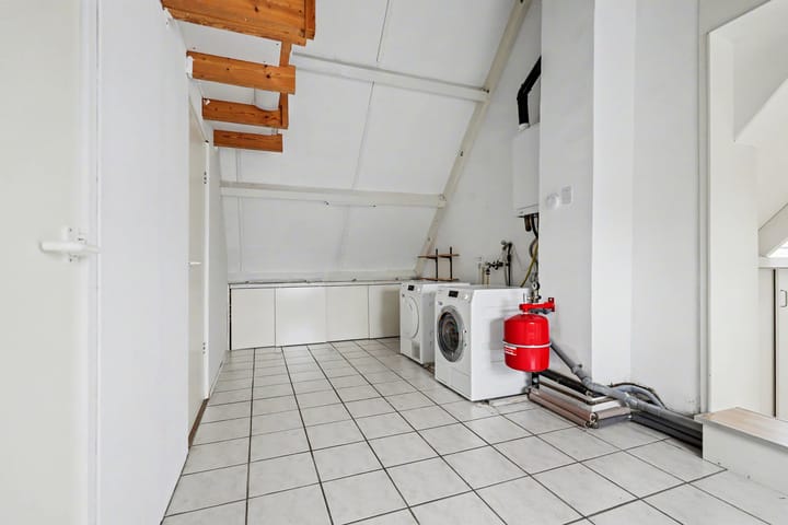 Foto 30 van Van de Veldestraat 5