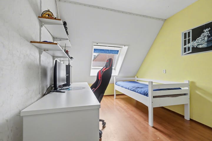 Foto 34 van Van de Veldestraat 5