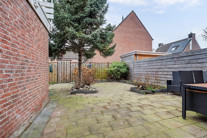 Foto 39 van Van de Veldestraat 5