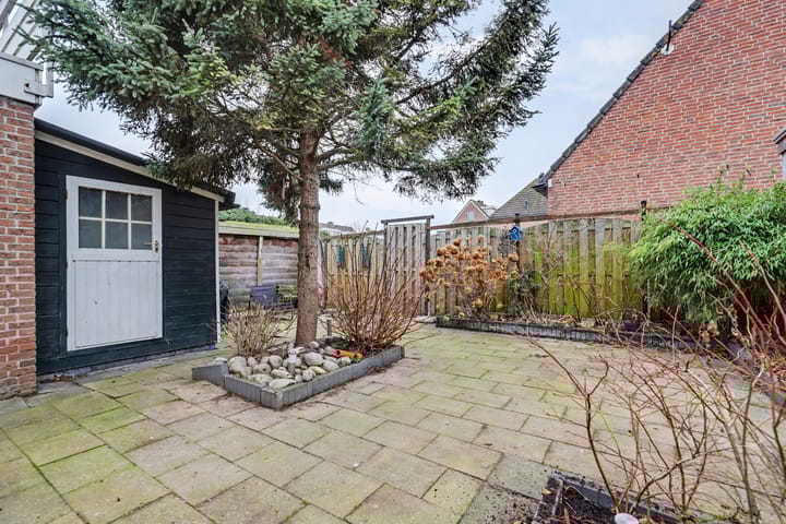 Foto 43 van Van de Veldestraat 5