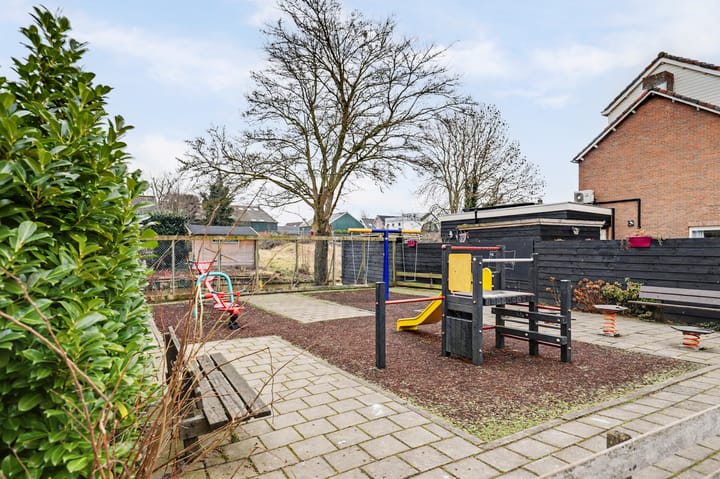 Foto 44 van Van de Veldestraat 5