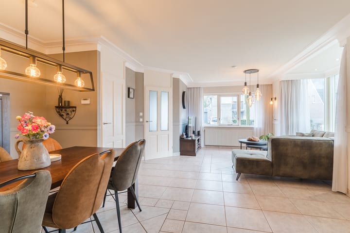 Photo 2 of Hazepad 10