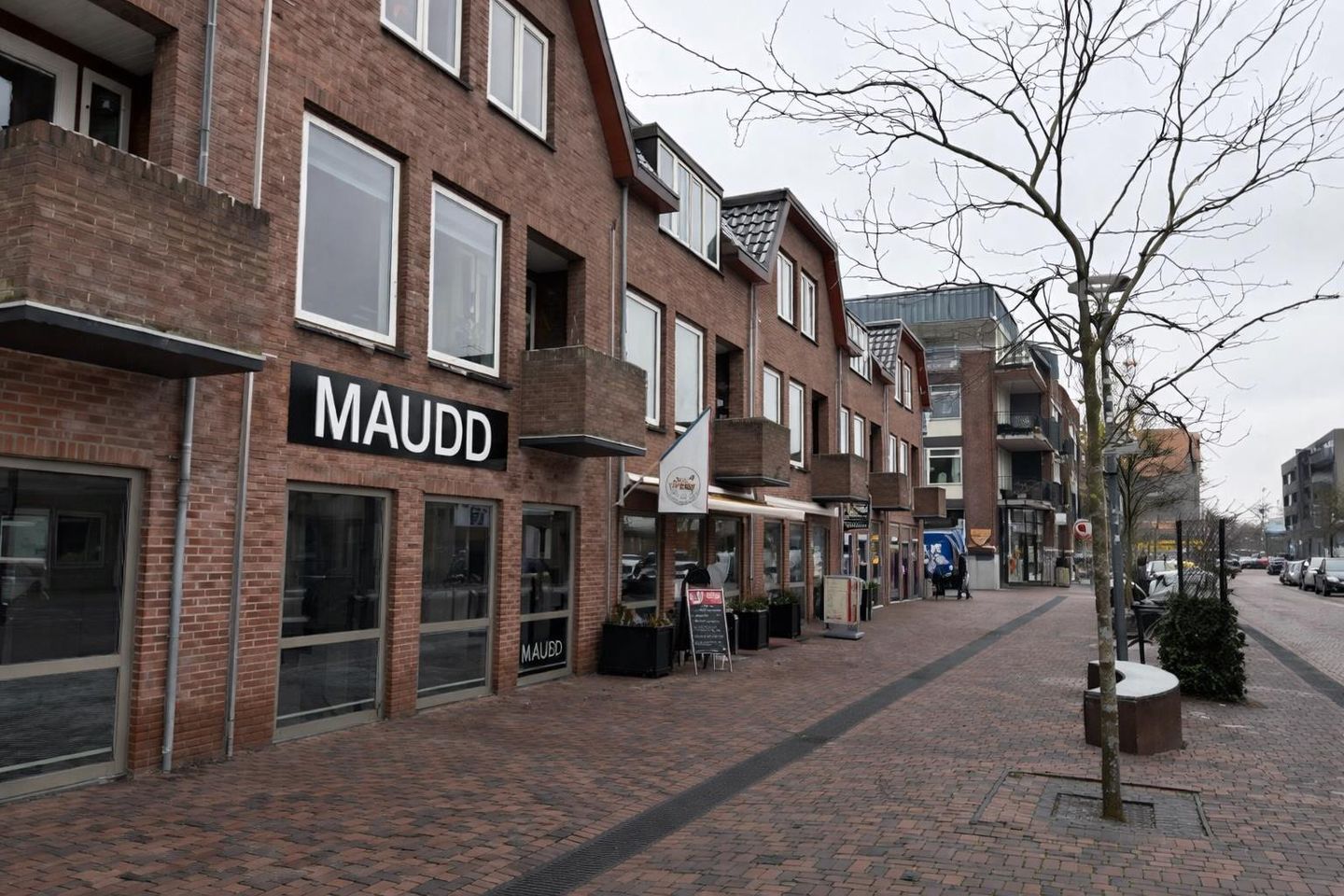 View photo 2 of Raadhuisstraat 1-A1