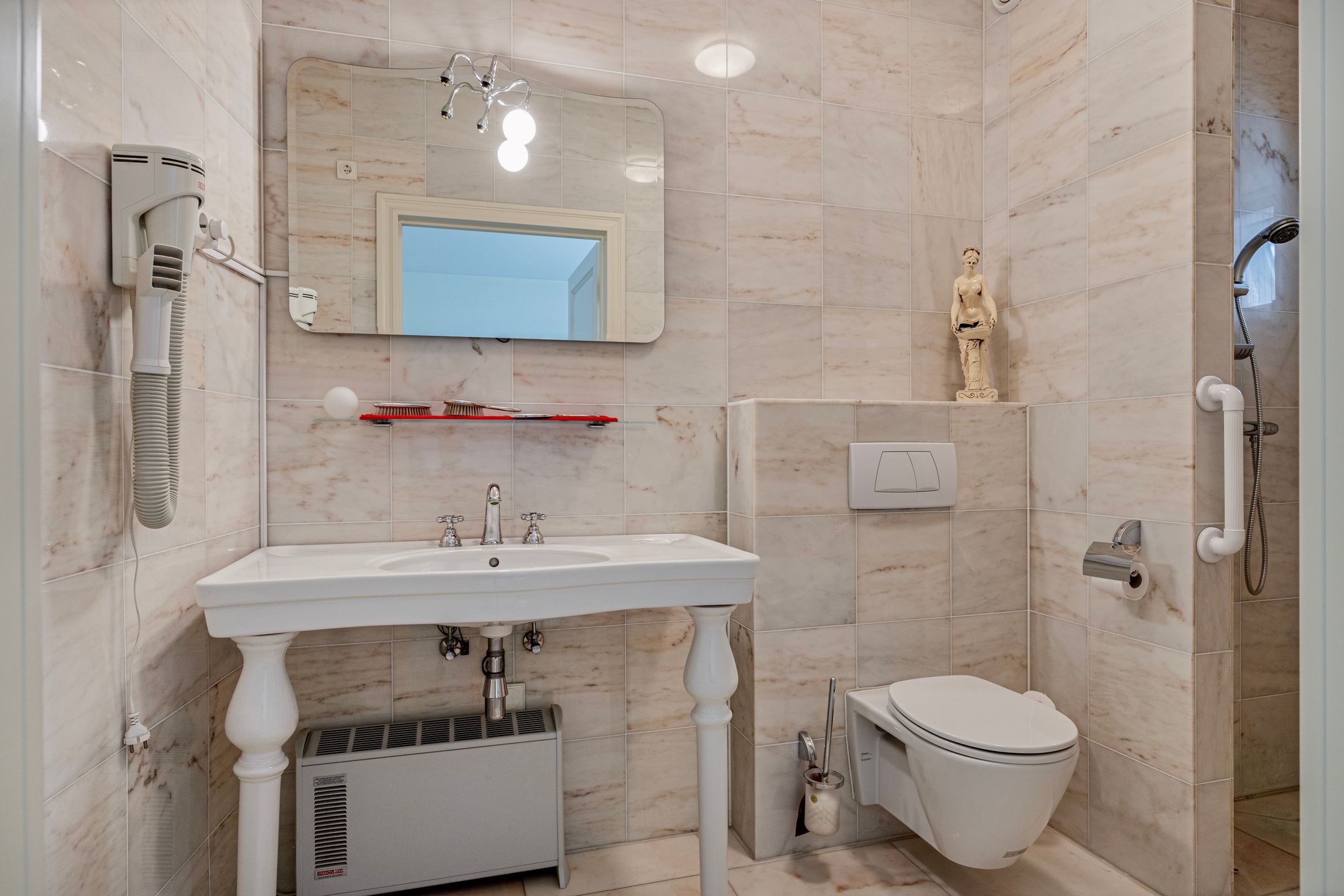 Foto 48 van Angelsloërdijk 13-F