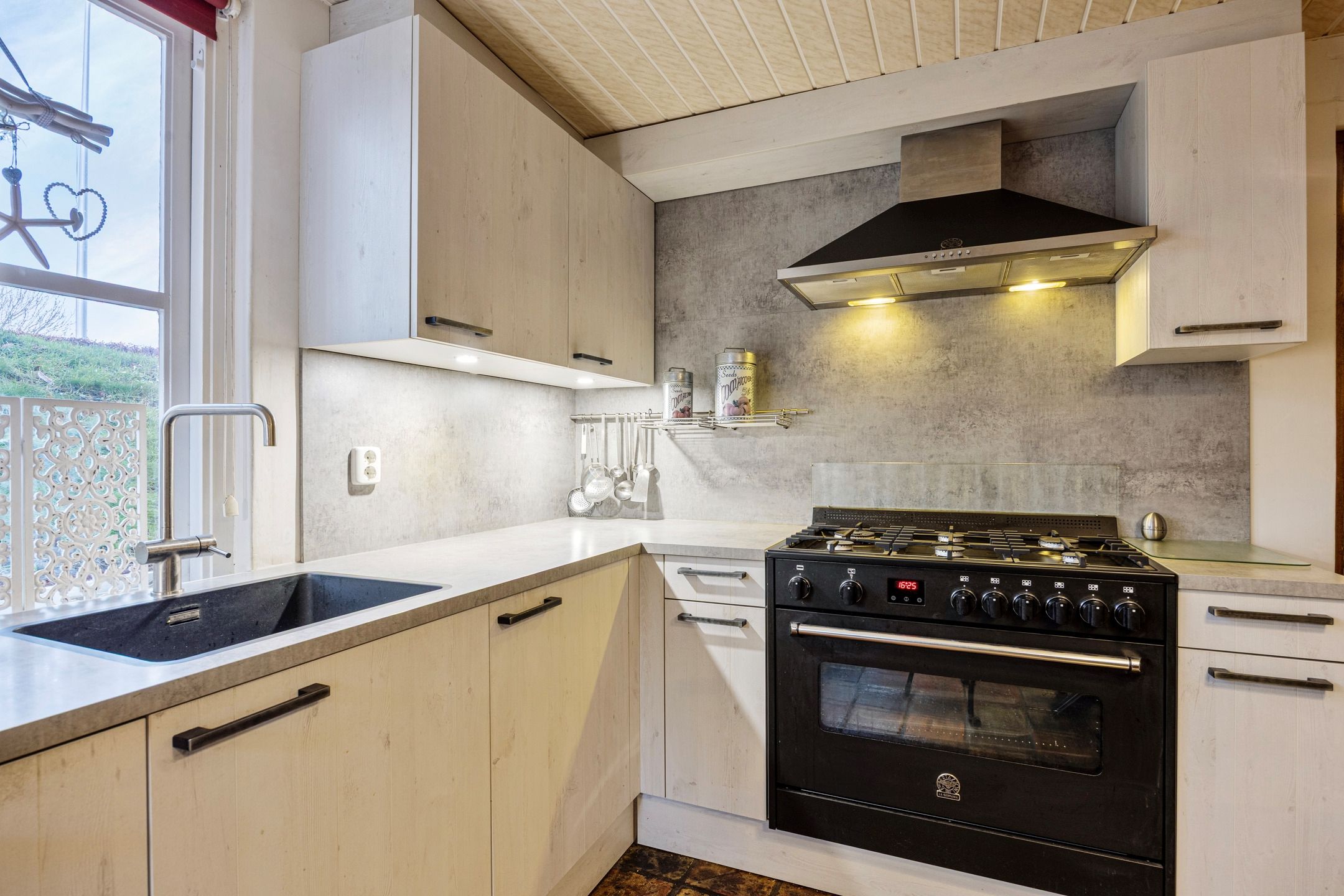 Photo 24 of Peuterdijk 43