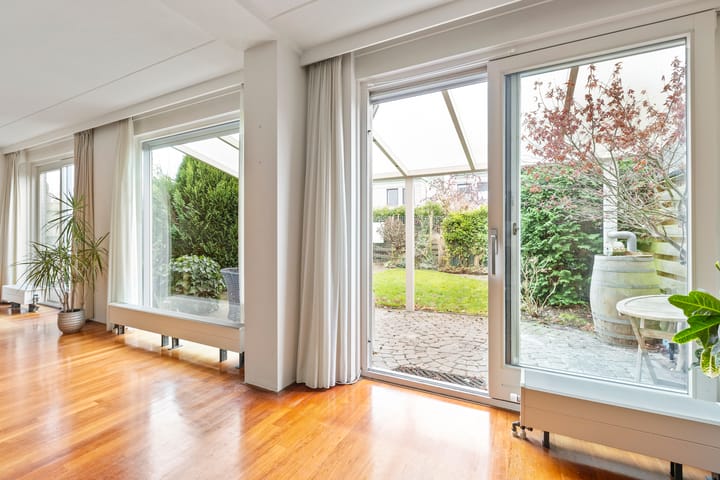 Photo 13 of De Bazelstraat 12