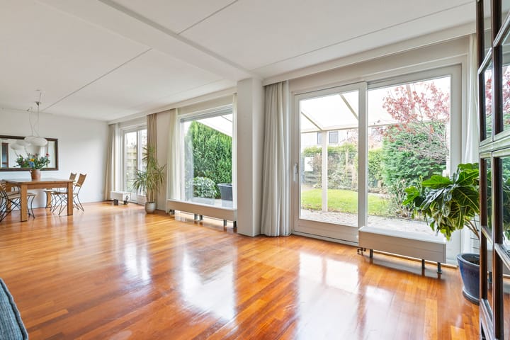 Photo 12 of De Bazelstraat 12