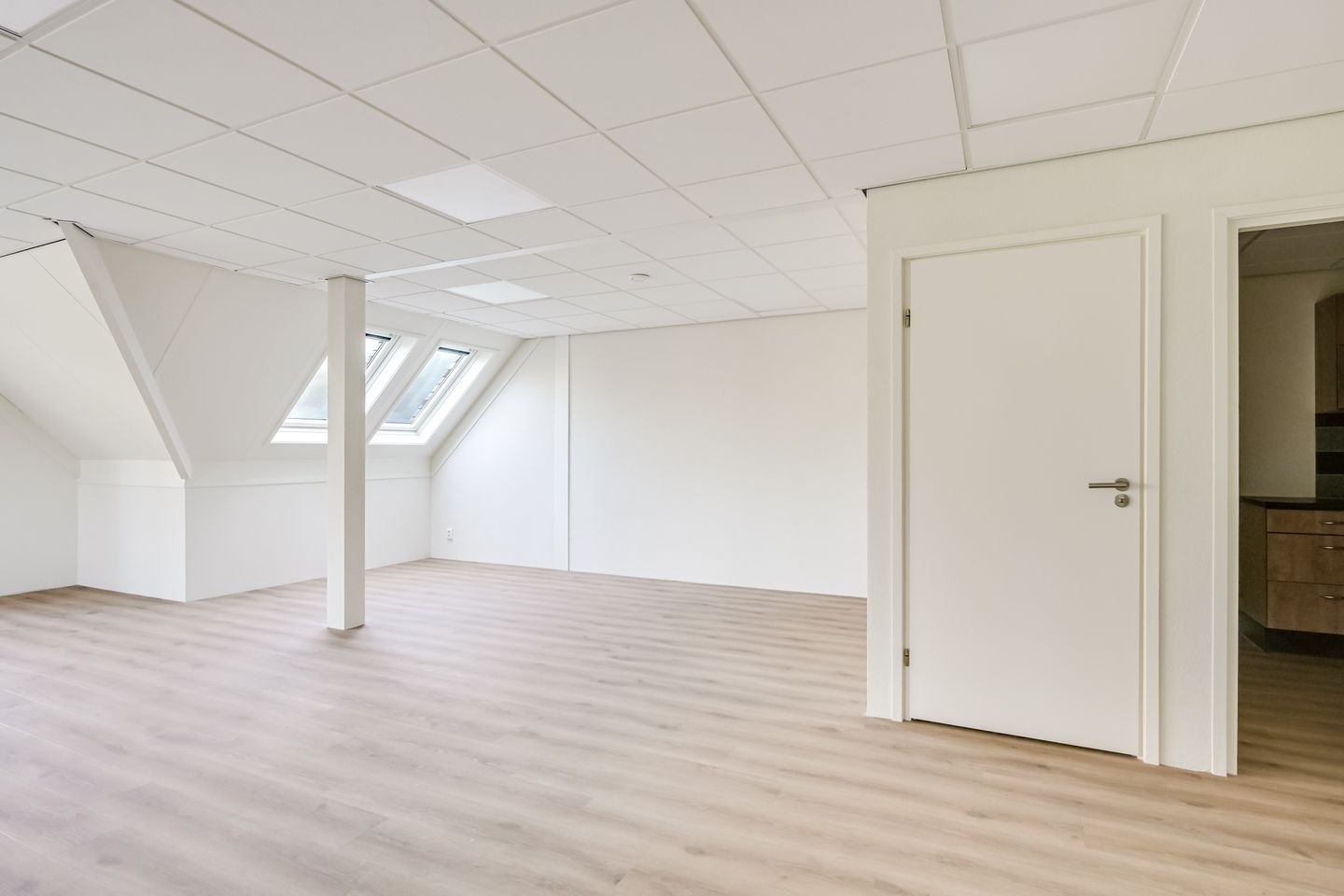 Bekijk foto 2 van Provincialeweg 69