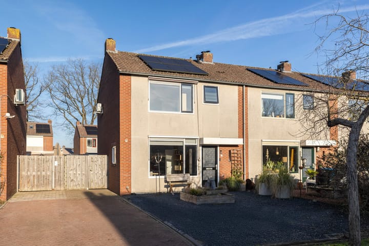 Photo 1 of Mezenstraat 13