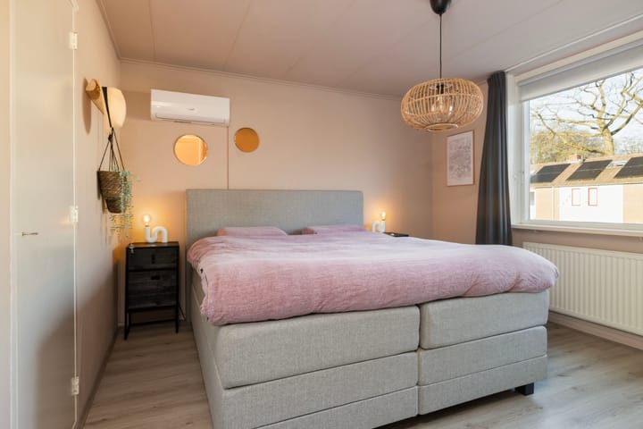 Photo 26 of Mezenstraat 13