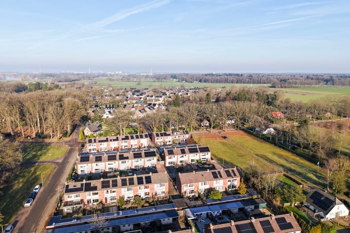 Photo 32 of Mezenstraat 13